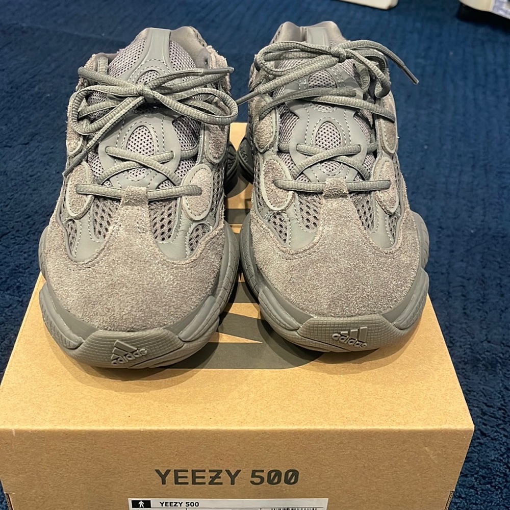 Yeezy 500 Granit size 7